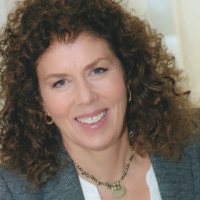 Lynn Israel headshot